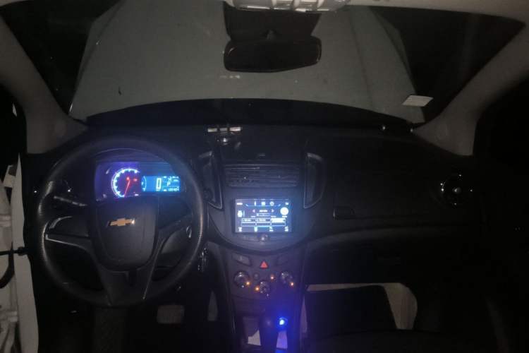 Used Chevrolet Trax 2016 1.4T Automatic Two-Wheel Drive Comfort Version with Sunroof Headliner