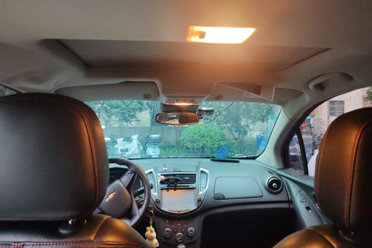 Used Chevrolet Trax 2016 1.4T Automatic Two-Wheel Drive Comfort Version with Sunroof Headliner