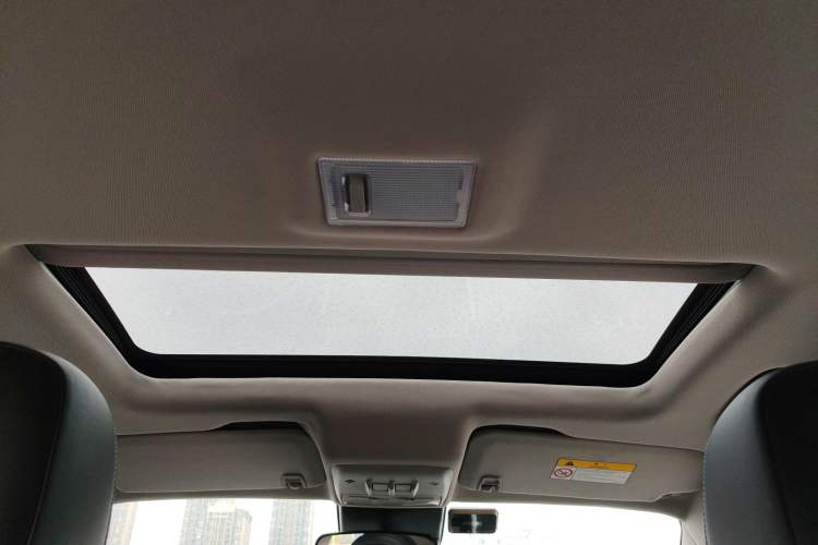 Used Chevrolet Trax 2016 1.4T Automatic Two-Wheel Drive Luxury Version Headliner