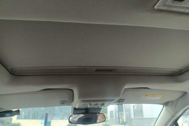 Used Chevrolet Trax 2016 1.4T Automatic Two-Wheel Drive Comfort Version with Sunroof Headliner