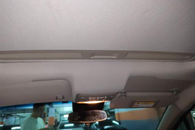 Used Chevrolet Trax 2016 1.4T Automatic Two-Wheel Drive Luxury Version Headliner