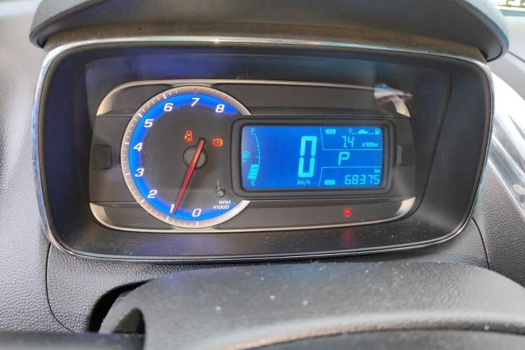 Used Chevrolet Trax 2016 1.4T Automatic Two-Wheel Drive Comfort Version with Sunroof Instrument Cluster