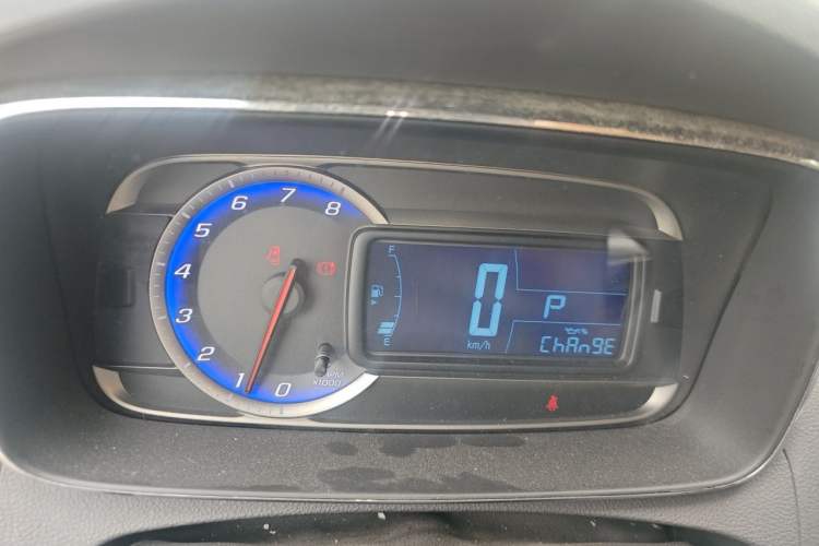 Used Chevrolet Trax 2016 1.4T Automatic Two-Wheel Drive Comfort Version with Sunroof Instrument Cluster