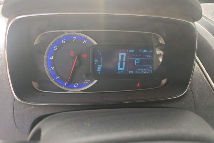 Used Chevrolet Trax 2016 1.4T Automatic Two-Wheel Drive Comfort Version with Sunroof Instrument Cluster