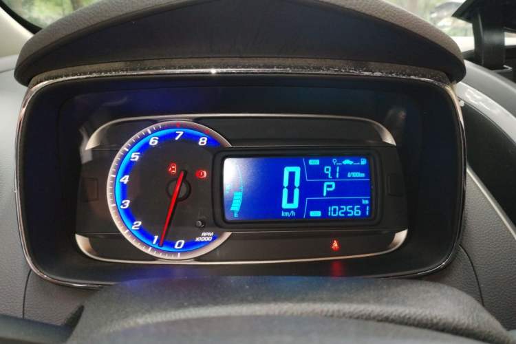 Used Chevrolet Trax 2016 1.4T Automatic Two-Wheel Drive Comfort Version with Sunroof Instrument Cluster