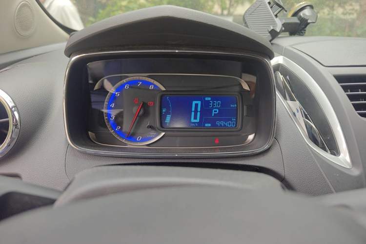 Used Chevrolet Trax 2016 1.4T Automatic Two-Wheel Drive Comfort Version with Sunroof Instrument Cluster