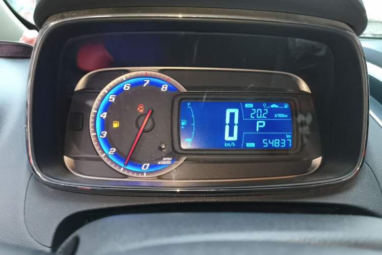 Used Chevrolet Trax 2016 1.4T Automatic Two-Wheel Drive Comfort Version with Sunroof Instrument Cluster