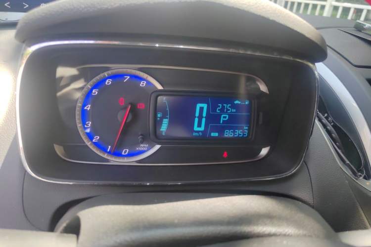 Used Chevrolet Trax 2016 1.4T Automatic Two-Wheel Drive Comfort Version with Sunroof Instrument Cluster