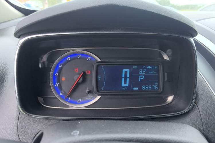 Used Chevrolet Trax 2016 1.4T Automatic Two-Wheel Drive Comfort Version with Sunroof Instrument Cluster