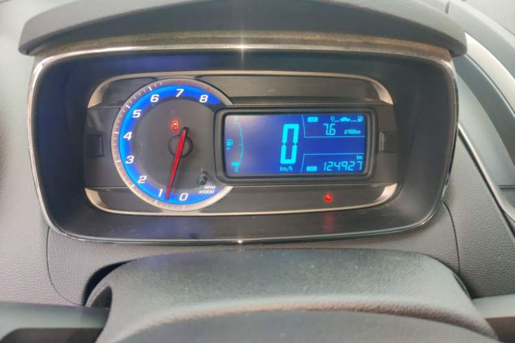 Used Chevrolet Trax 2016 1.4T Manual Two-Wheel Drive Comfort Version with Sunroof Instrument Cluster