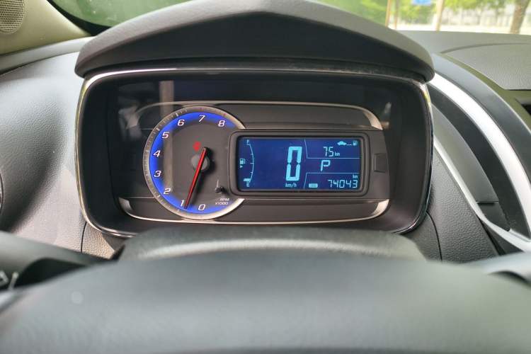 Used Chevrolet Trax 2016 1.4T Automatic Two-Wheel Drive Comfort Version with Sunroof Instrument Cluster