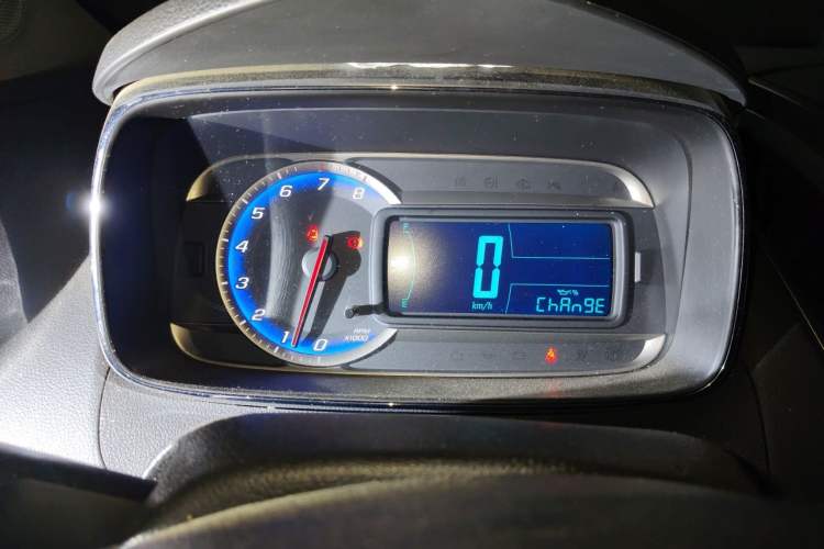Used Chevrolet Trax 2016 1.4T Manual Two-Wheel Drive Comfort Version with Sunroof Instrument Cluster