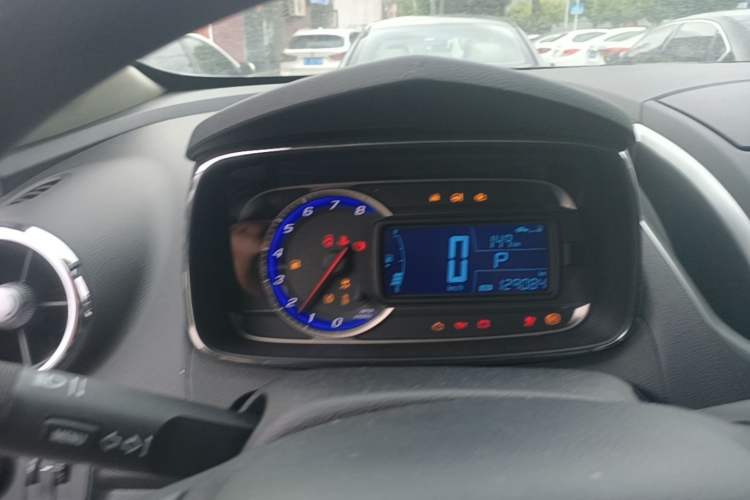 Used Chevrolet Trax 2016 1.4T Automatic Two-Wheel Drive Comfort Version with Sunroof Instrument Cluster