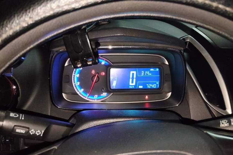 Used Chevrolet Trax 2016 1.4T Manual Two-Wheel Drive Comfort Version with Sunroof Instrument Cluster