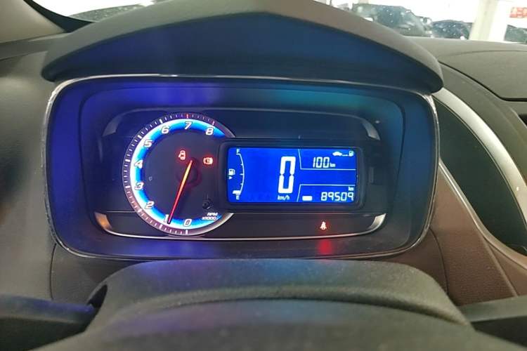 Used Chevrolet Trax 2016 1.4T Manual Two-Wheel Drive Comfort Version with Sunroof Instrument Cluster