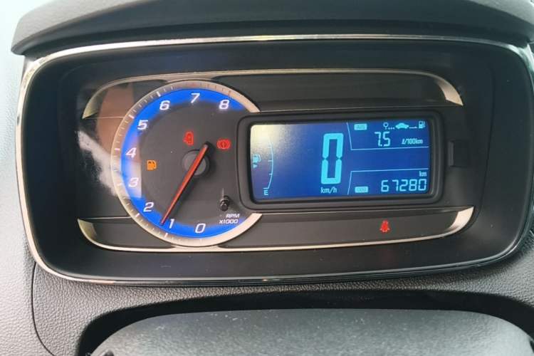 Used Chevrolet Trax 2016 1.4T Manual Two-Wheel Drive Comfort Version with Sunroof Instrument Cluster