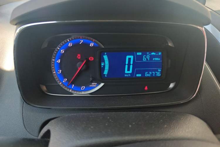 Used Chevrolet Trax 2016 1.4T Manual Two-Wheel Drive Comfort Version with Sunroof Instrument Cluster