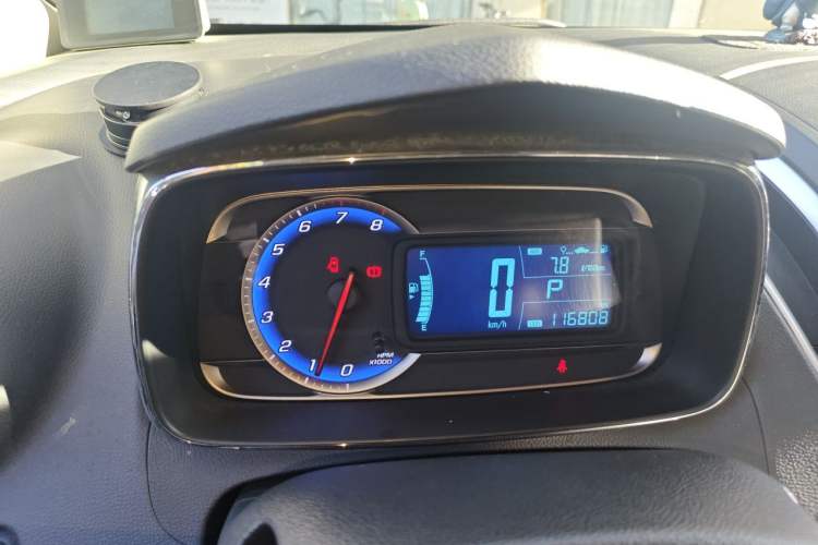 Used Chevrolet Trax 2016 1.4T Automatic Two-Wheel Drive Comfort Version with Sunroof Instrument Cluster