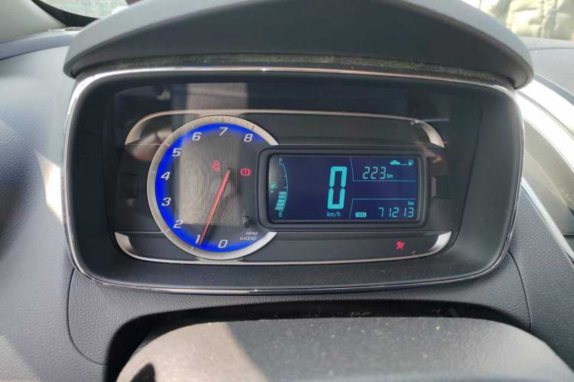 Used Chevrolet Trax 2016 1.4T Manual Two-Wheel Drive Comfort Version with Sunroof Instrument Cluster