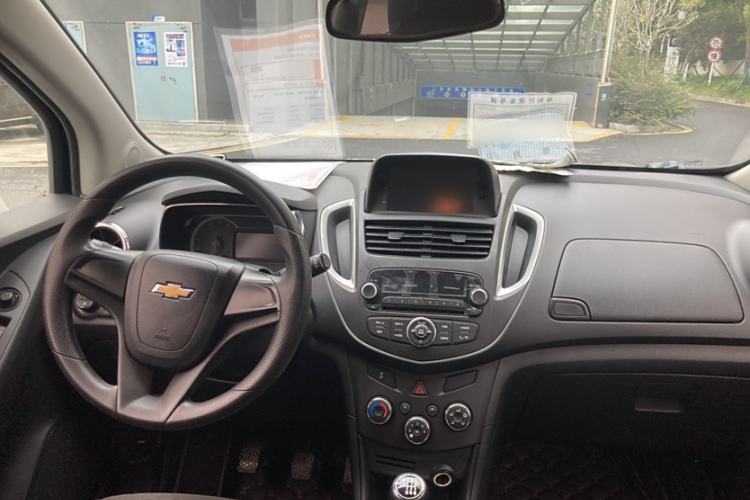 Used Chevrolet Trax 2016 1.4T Manual Two-Wheel Drive Comfort Version with Sunroof Interior 1