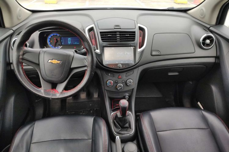 Used Chevrolet Trax 2016 1.4T Manual Two-Wheel Drive Comfort Version with Sunroof Interior 1