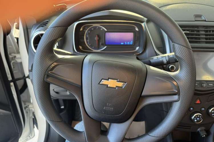 Used Chevrolet Trax 2016 1.4T Manual Two-Wheel Drive Comfort Version with Sunroof Interior 1
