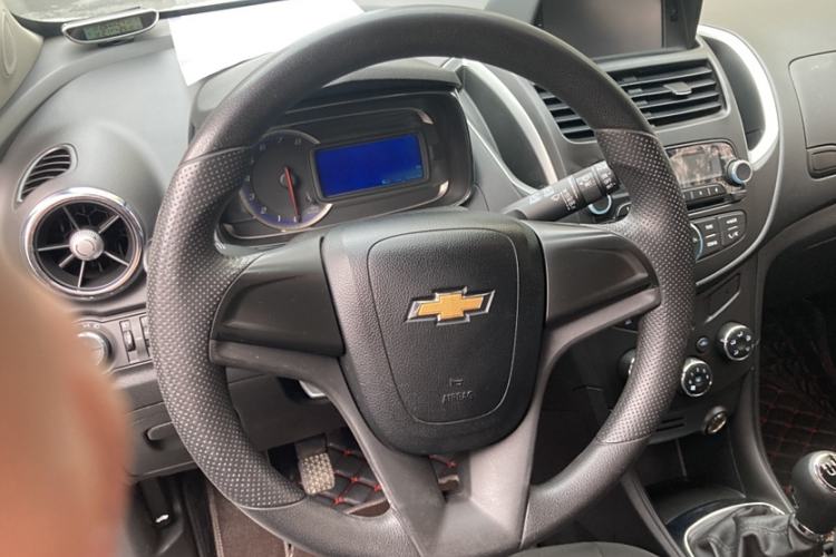 Used Chevrolet Trax 2016 1.4T Manual Two-Wheel Drive Comfort Version with Sunroof Interior 2