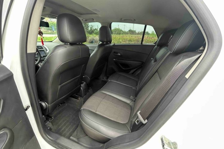 Used Chevrolet Trax 2016 1.4T Automatic Two-Wheel Drive Luxury Version Interior 2
