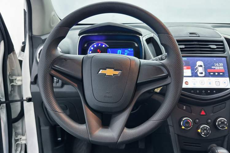 Used Chevrolet Trax 2016 1.4T Automatic Two-Wheel Drive Comfort Version with Sunroof Interior 3