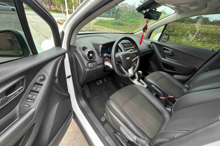 Used Chevrolet Trax 2016 1.4T Automatic Two-Wheel Drive Luxury Version Interior 4