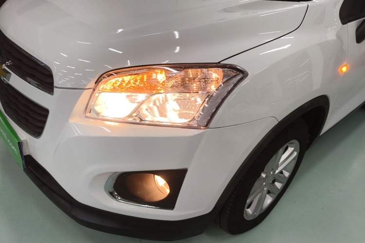 Used Chevrolet Trax 2016 1.4T Automatic Two-Wheel Drive Comfort Version with Sunroof Left Front Headlight