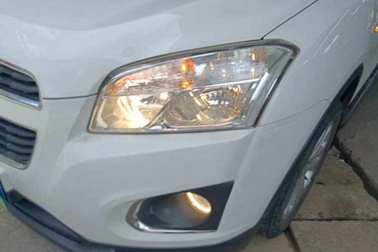 Used Chevrolet Trax 2016 1.4T Automatic Two-Wheel Drive Comfort Version with Sunroof Left Front Headlight