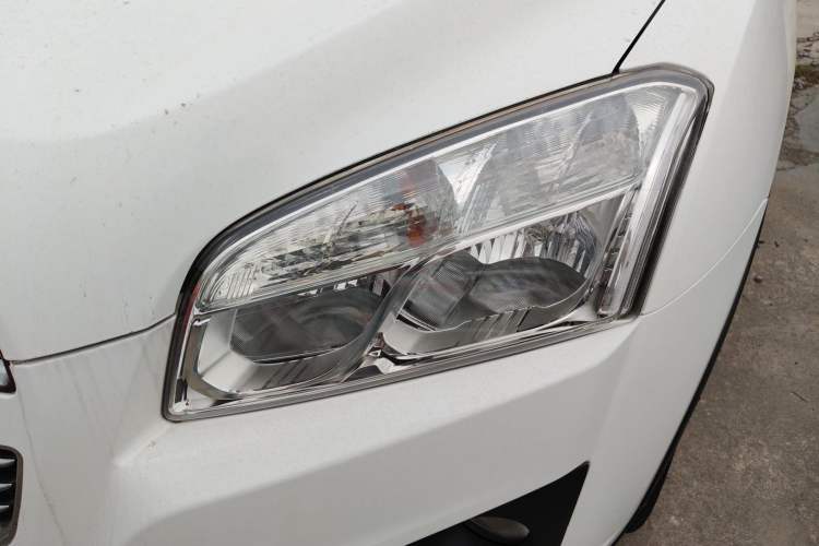 Used Chevrolet Trax 2016 1.4T Automatic Two-Wheel Drive Luxury Version Left Front Headlight
