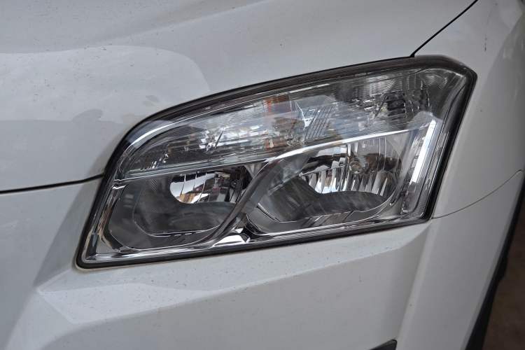 Used Chevrolet Trax 2016 1.4T Manual Two-Wheel Drive Comfort Version with Sunroof Left Front Headlight