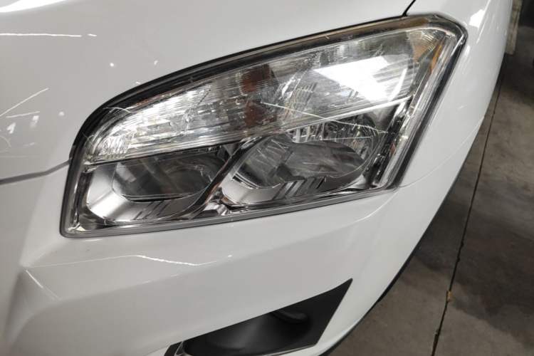 Used Chevrolet Trax 2016 1.4T Automatic Two-Wheel Drive Comfort Version with Sunroof Left Front Headlight