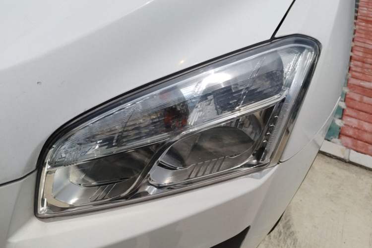Used Chevrolet Trax 2016 1.4T Automatic Two-Wheel Drive Comfort Version with Sunroof Left Front Headlight