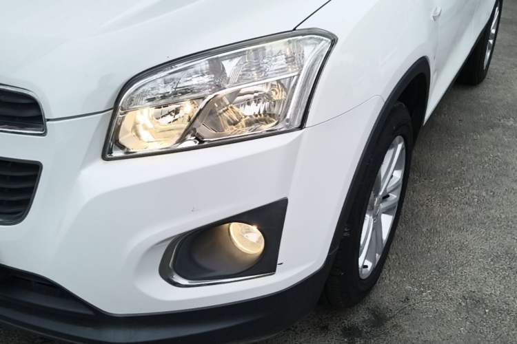 Used Chevrolet Trax 2016 1.4T Manual Two-Wheel Drive Comfort Version with Sunroof Left Front Headlight