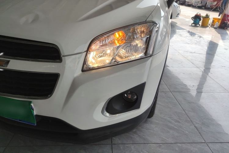 Used Chevrolet Trax 2016 1.4T Automatic Two-Wheel Drive Comfort Version with Sunroof Left Front Headlight
