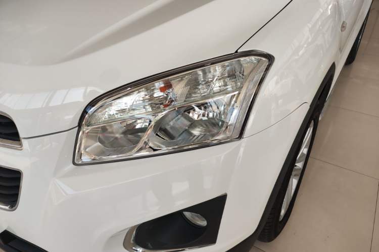 Used Chevrolet Trax 2016 1.4T Automatic Two-Wheel Drive Comfort Version with Sunroof Left Front Headlight