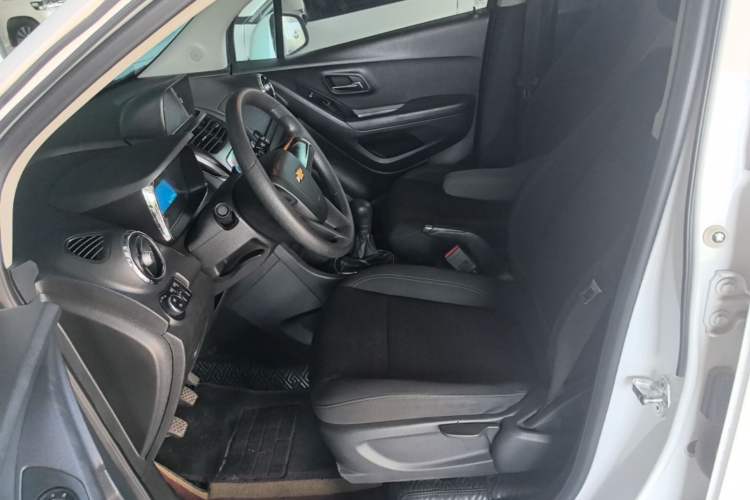 Used Chevrolet Trax 2016 1.4T Manual Two-Wheel Drive Comfort Version with Sunroof Left Front Seat