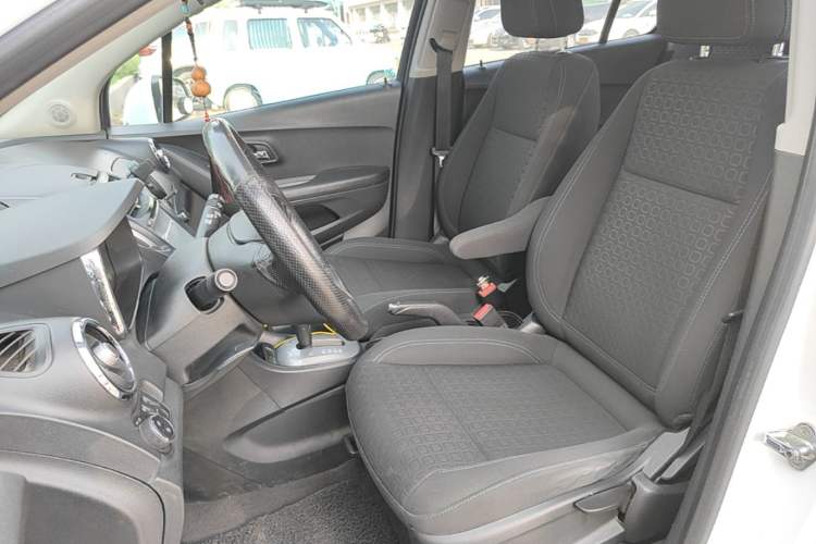 Used Chevrolet Trax 2016 1.4T Automatic Two-Wheel Drive Comfort Version with Sunroof Left Front Seat
