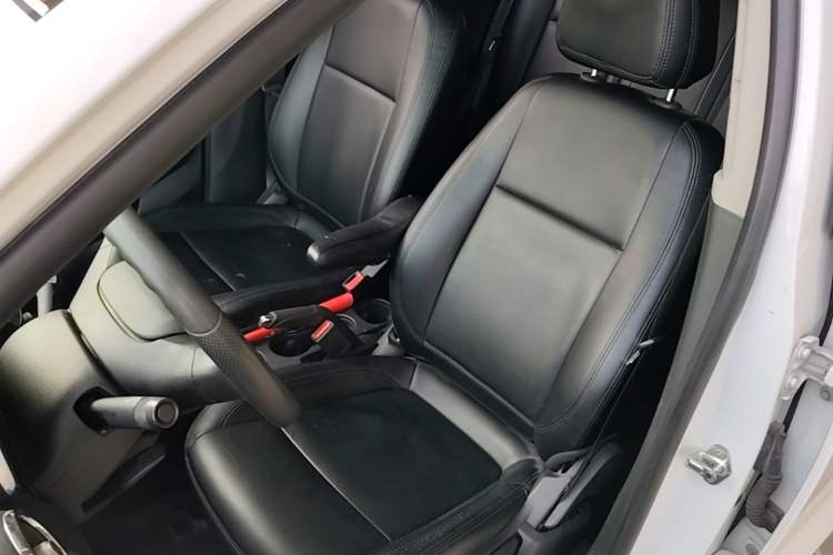Used Chevrolet Trax 2016 1.4T Automatic Two-Wheel Drive Comfort Version with Sunroof Left Front Seat