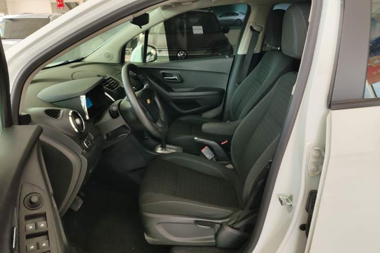 Used Chevrolet Trax 2016 1.4T Automatic Two-Wheel Drive Comfort Version with Sunroof Left Front Seat