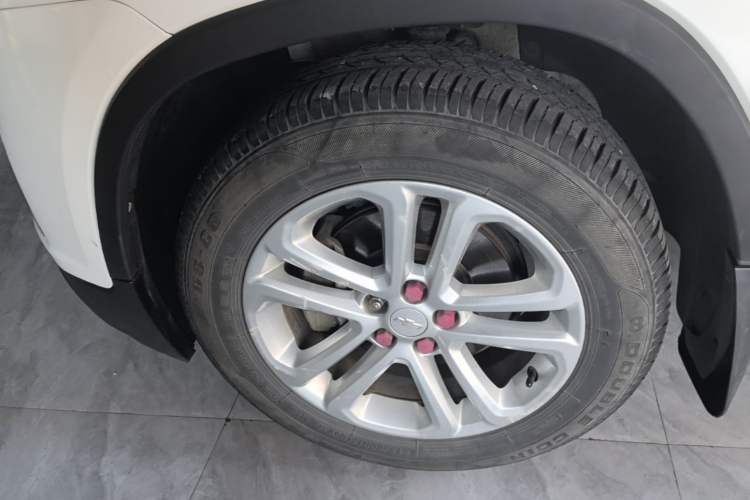 Used Chevrolet Trax 2016 1.4T Manual Two-Wheel Drive Comfort Version with Sunroof Left Front Wheel Hub