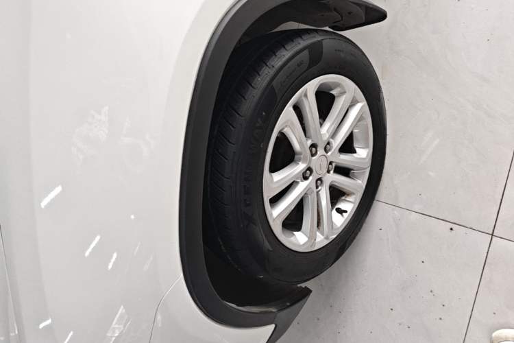 Used Chevrolet Trax 2016 1.4T Automatic Two-Wheel Drive Comfort Version with Sunroof Left Front Wheel Hub