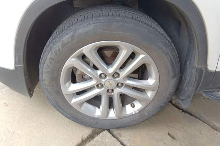 Used Chevrolet Trax 2016 1.4T Automatic Two-Wheel Drive Comfort Version with Sunroof Left Front Wheel Hub
