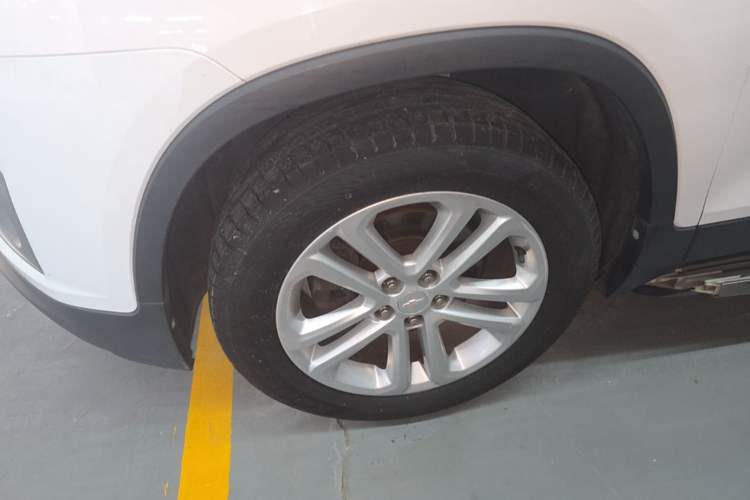 Used Chevrolet Trax 2016 1.4T Automatic Two-Wheel Drive Comfort Version with Sunroof Left Front Wheel Hub