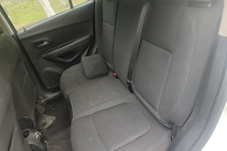 Used Chevrolet Trax 2016 1.4T Automatic Two-Wheel Drive Comfort Version with Sunroof Left Rear Seat