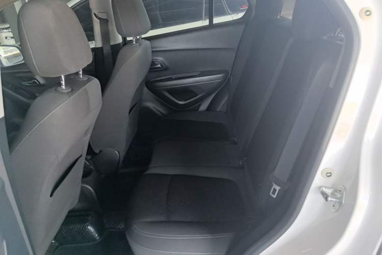 Used Chevrolet Trax 2016 1.4T Manual Two-Wheel Drive Comfort Version with Sunroof Left Rear Seat
