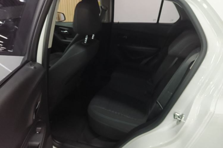 Used Chevrolet Trax 2016 1.4T Automatic Two-Wheel Drive Comfort Version with Sunroof Left Rear Seat